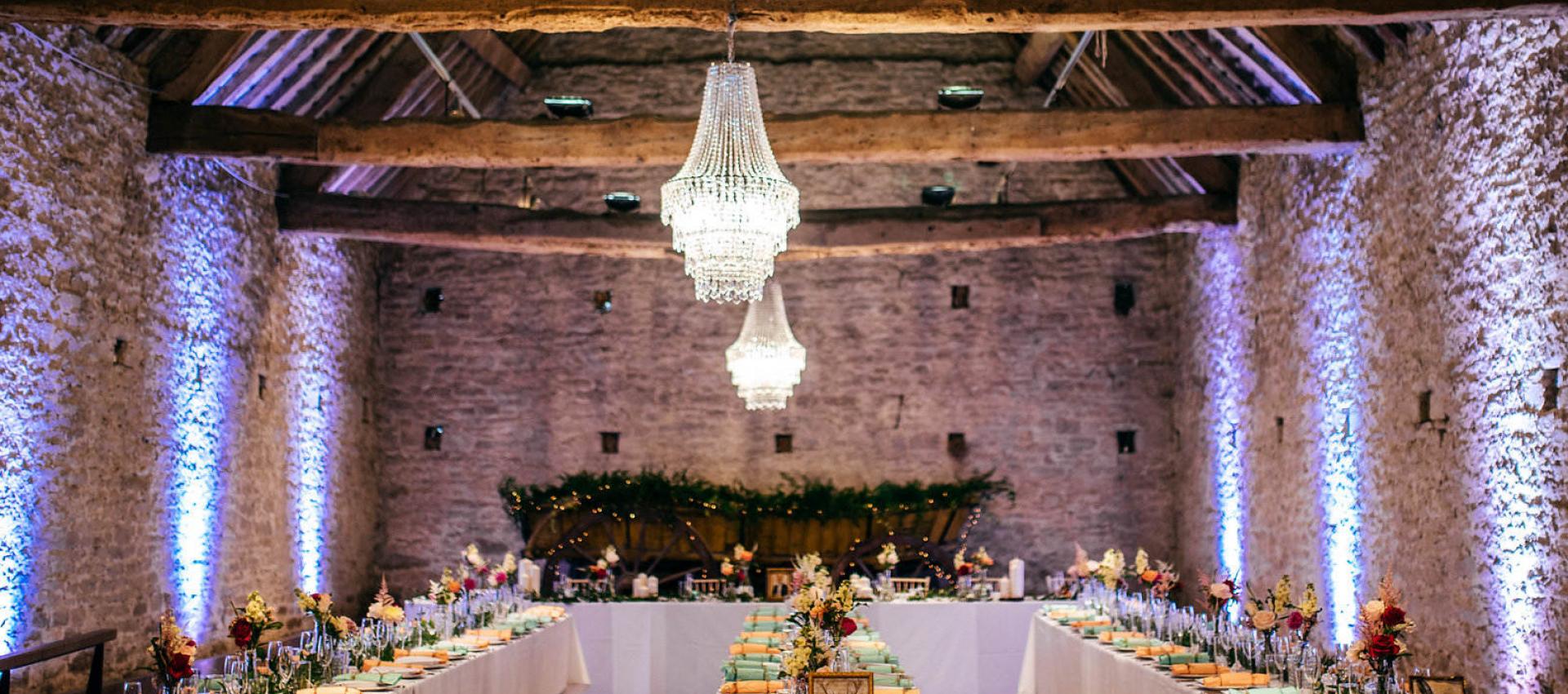Cogges barn as wedding venue